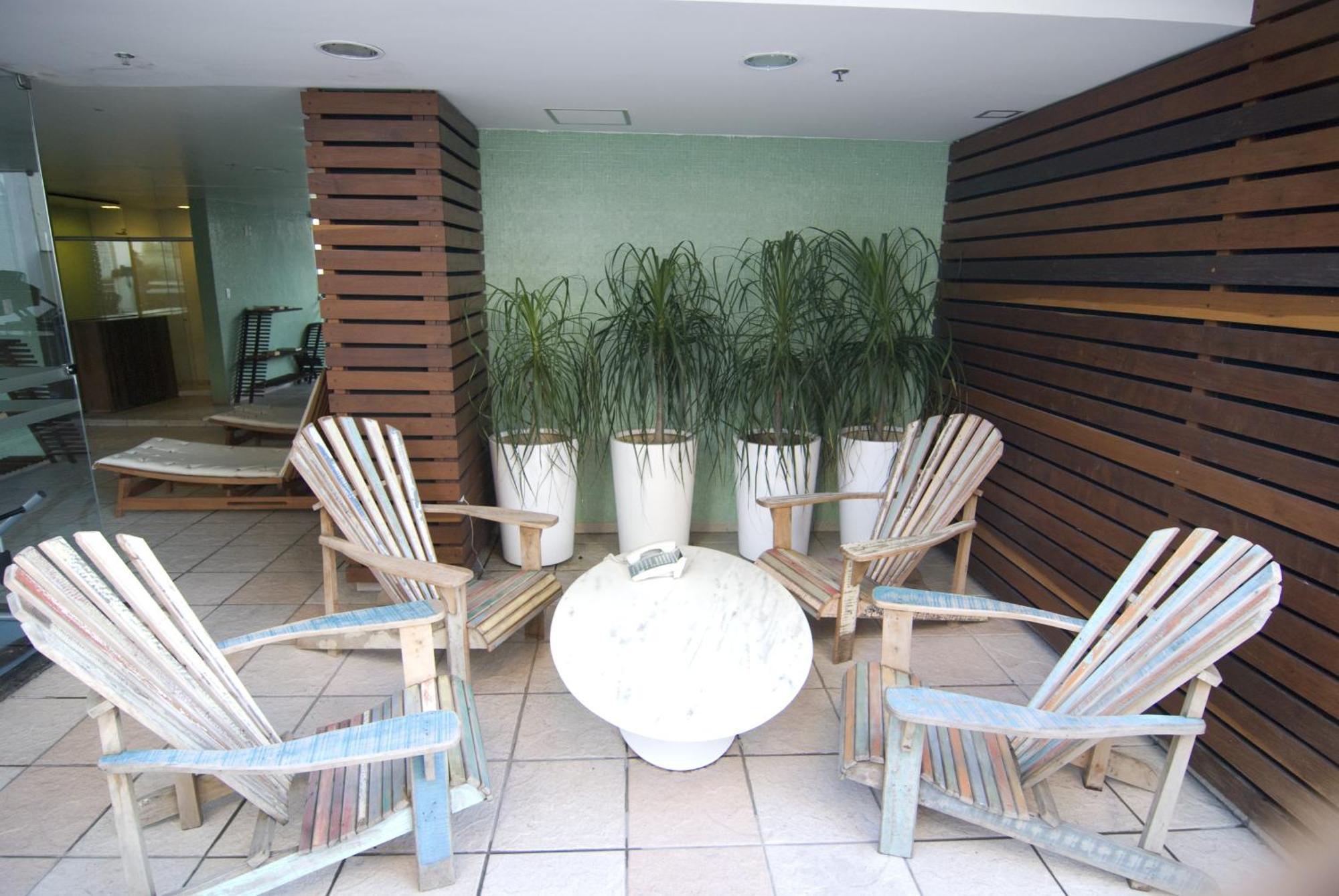 Hotel Luzeiros Fortaleza Exterior foto A small patio