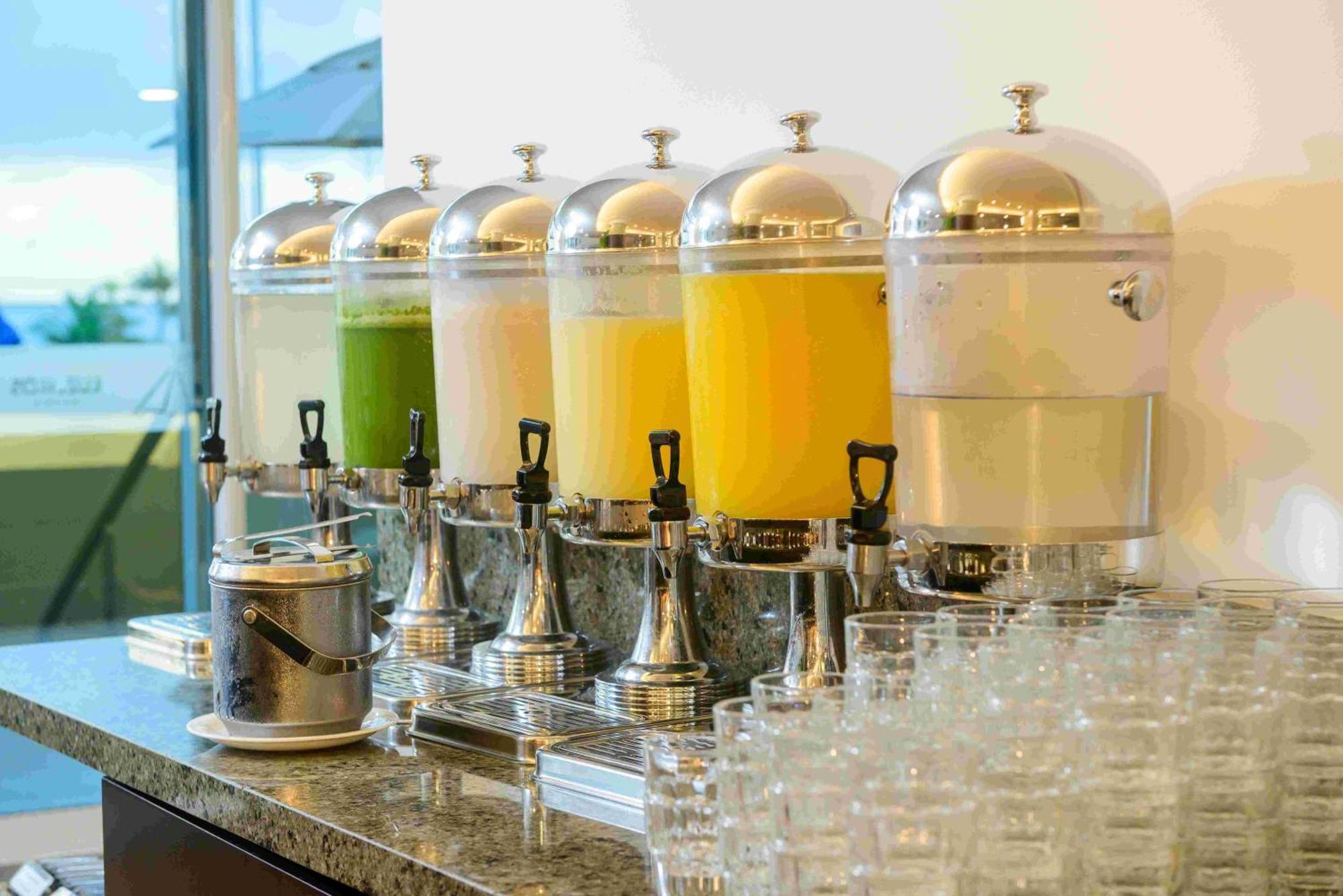 Hotel Luzeiros Fortaleza Exterior foto Juice dispensers