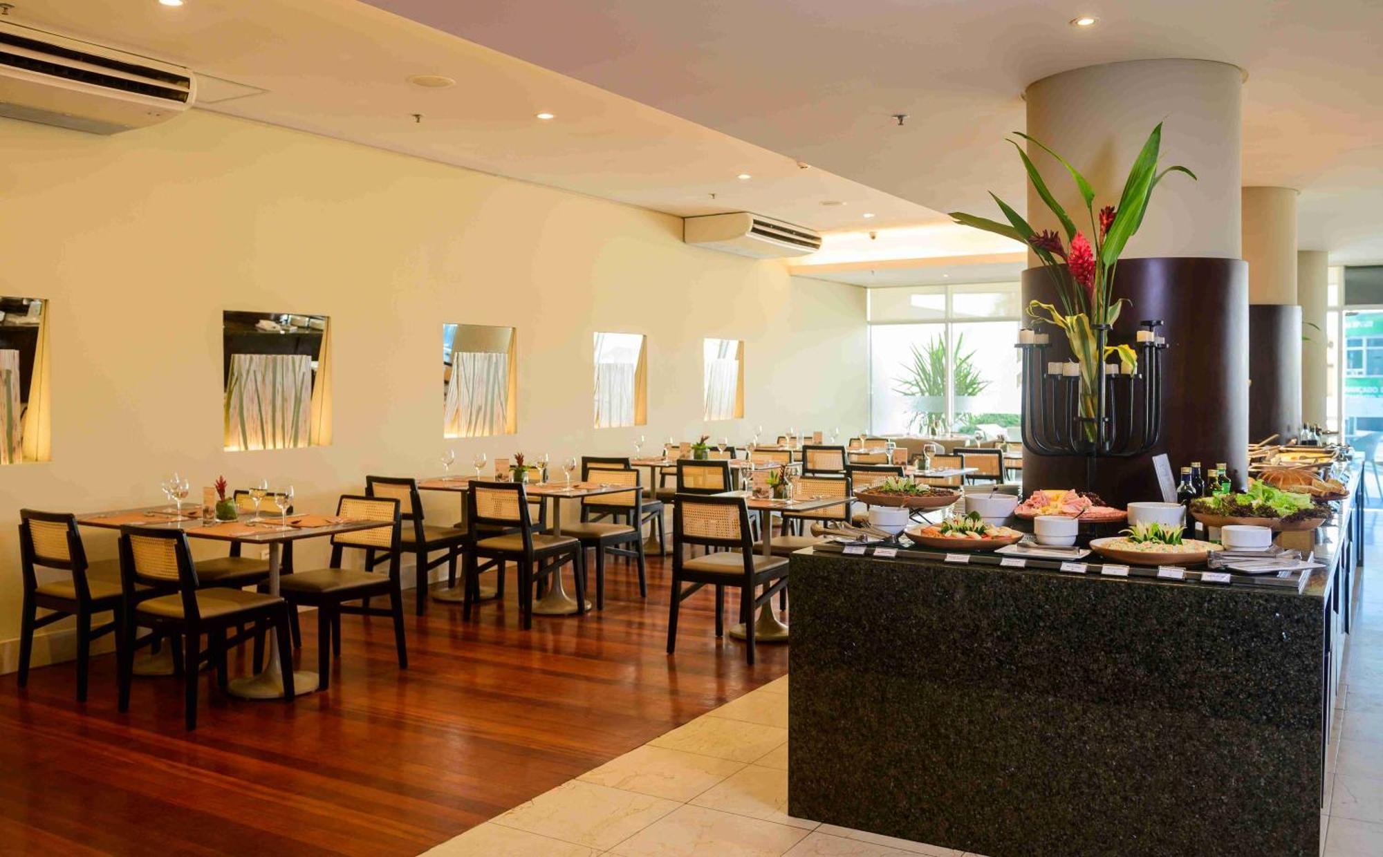 Hotel Luzeiros Fortaleza Exterior foto The restaurant