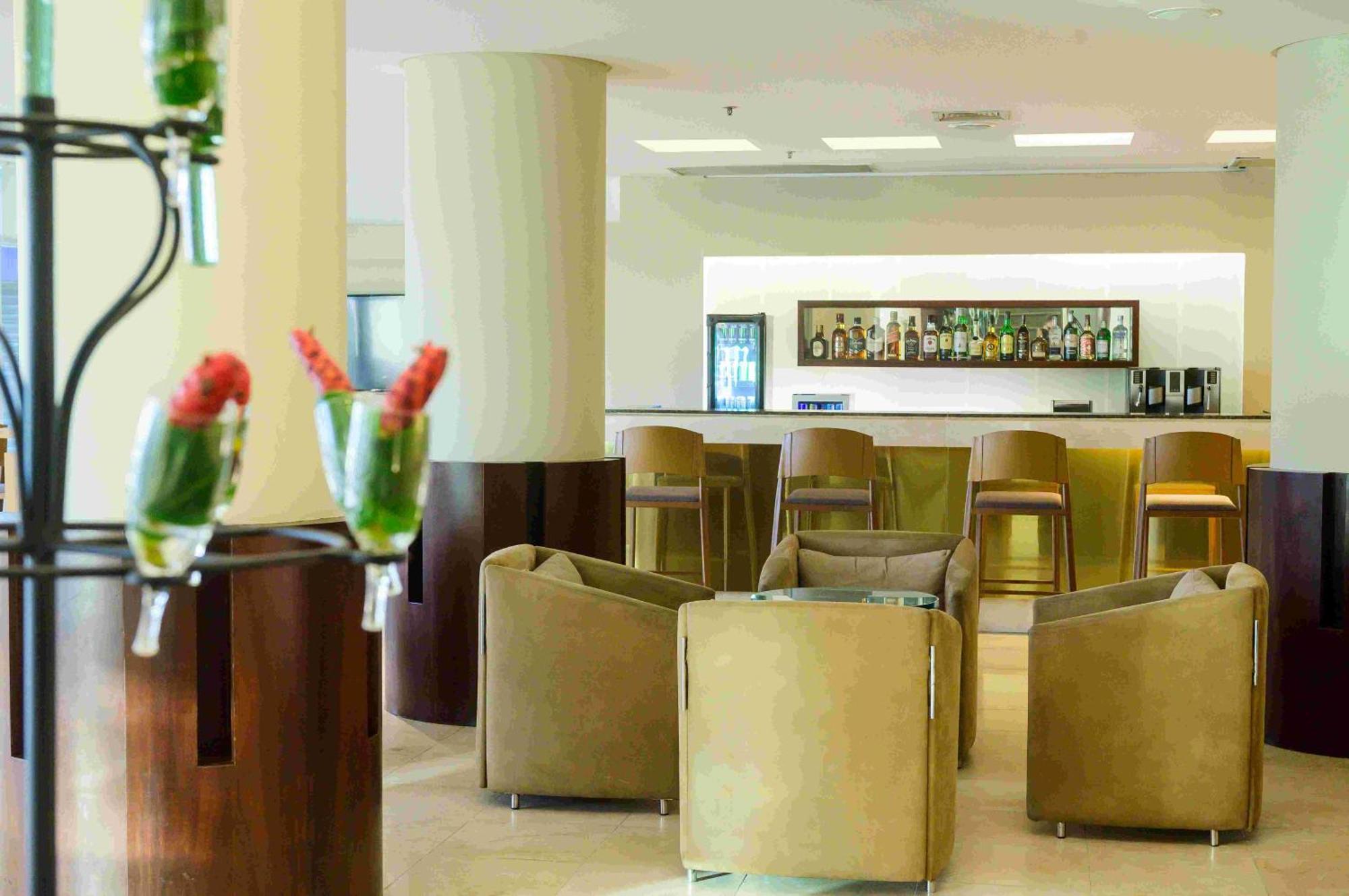 Hotel Luzeiros Fortaleza Exterior foto The lounge at the airport