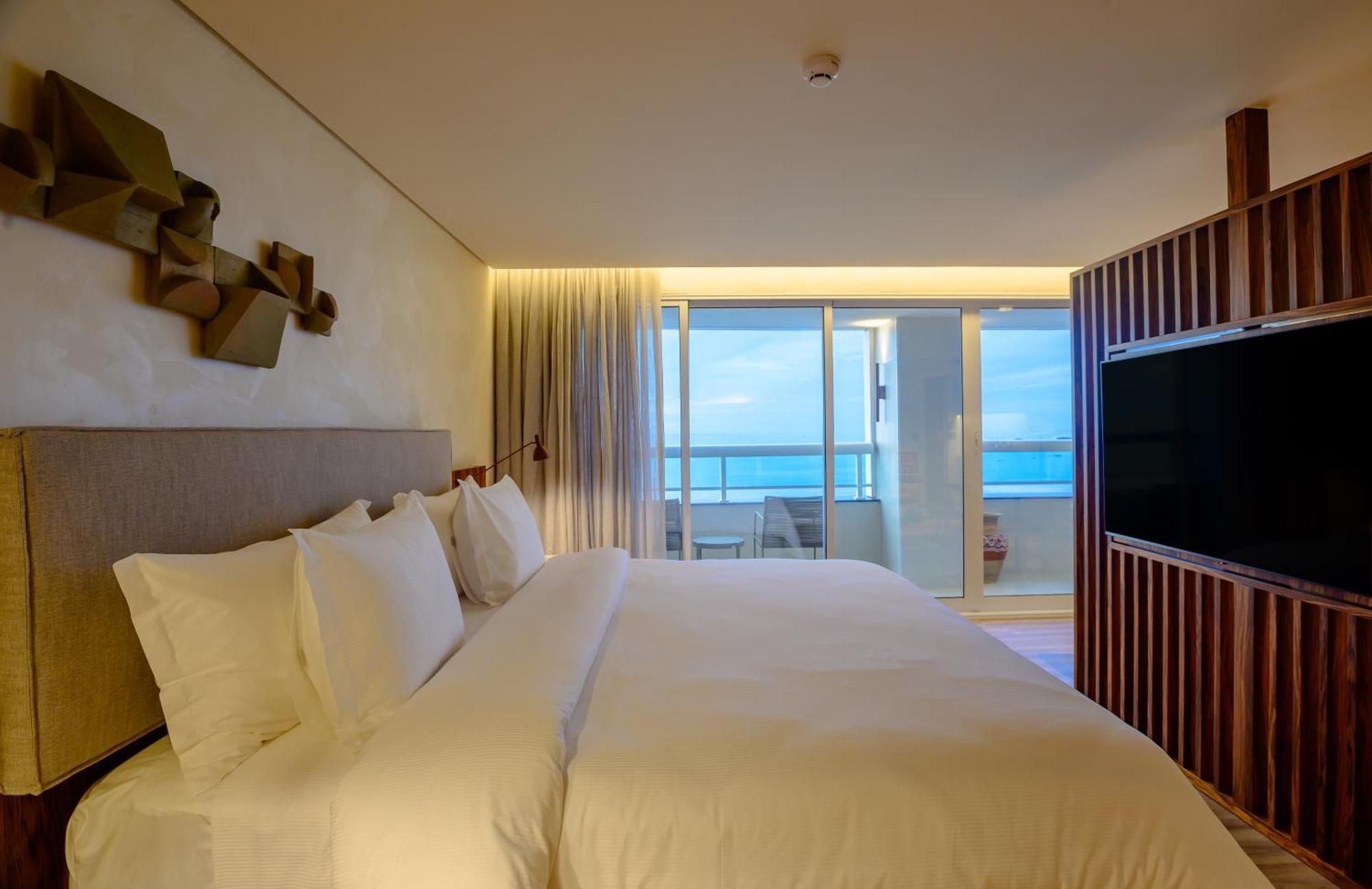 Hotel Luzeiros Fortaleza Exterior foto A guest room at the hotel