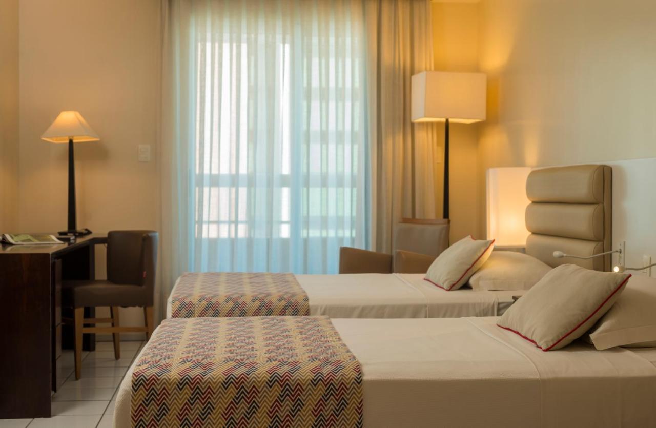 Hotel Luzeiros Fortaleza Exterior foto A room at the hotel