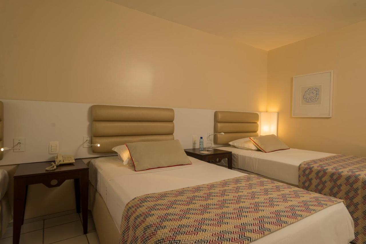 Hotel Luzeiros Fortaleza Exterior foto A room at the hotel